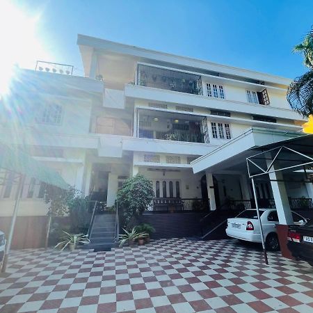 The Choudhury Manor Homestay Γουβαχάτι Εξωτερικό φωτογραφία
